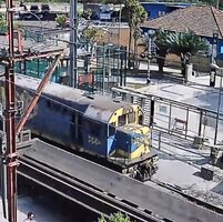 Ferrovia Caieiras Railway Station webcam
